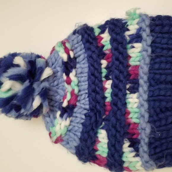 **SOLD** The North Face Nanny Knit Beanie with Pom - Picture 4 of 5